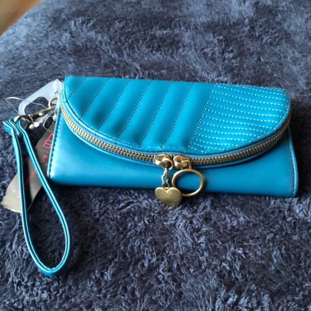 No Boundaries wristlet Wallet